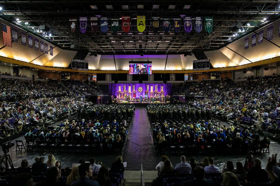 Nearly 1,000 students to participate in spring commencement May 7